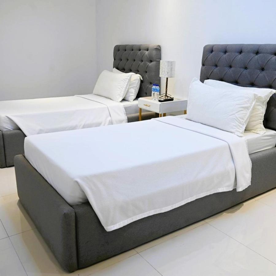 J&V Hotel And Resort Apaleng Екстериор снимка