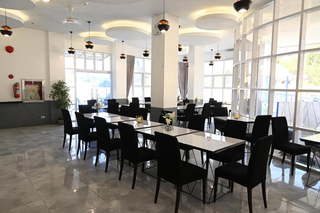 J&V Hotel And Resort Apaleng Екстериор снимка